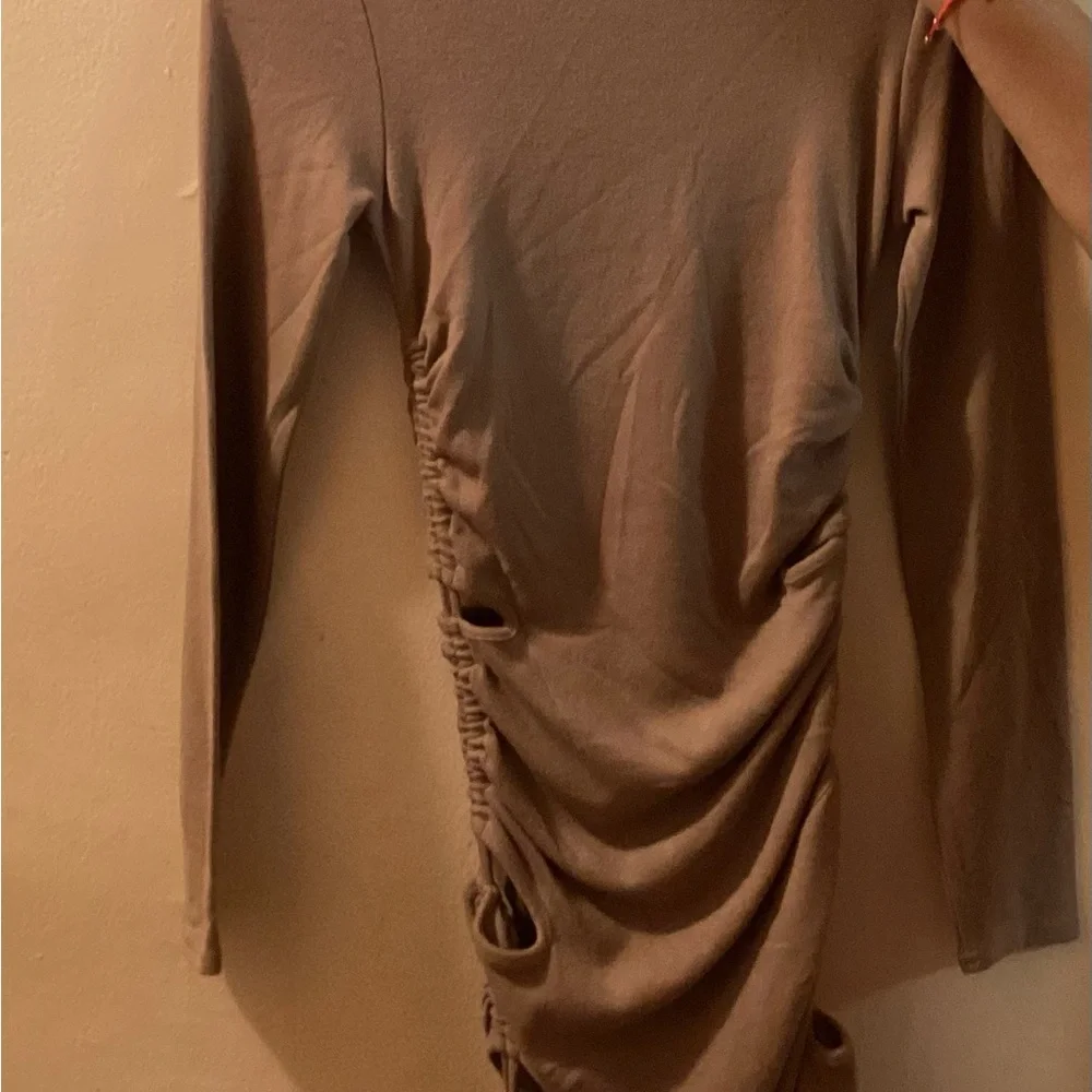 DRESS SEXY WITH DESIGNS! - Picture 5 of 5